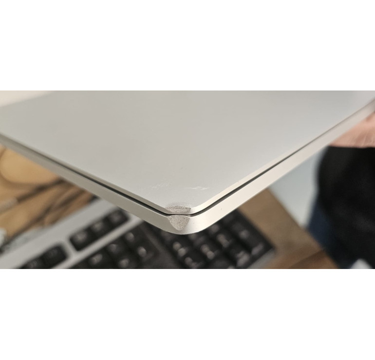 MacBook Pro 16" A2141 2019 – i7 – 32Go RAM – SSD 512Go – Radeon Pro 5300M – Reconditionné argent
